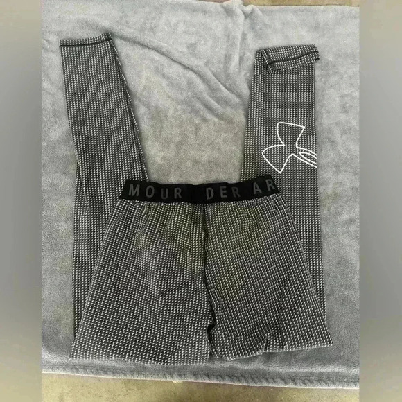 Under Armour Workout Leggings - Picture 2 of 4